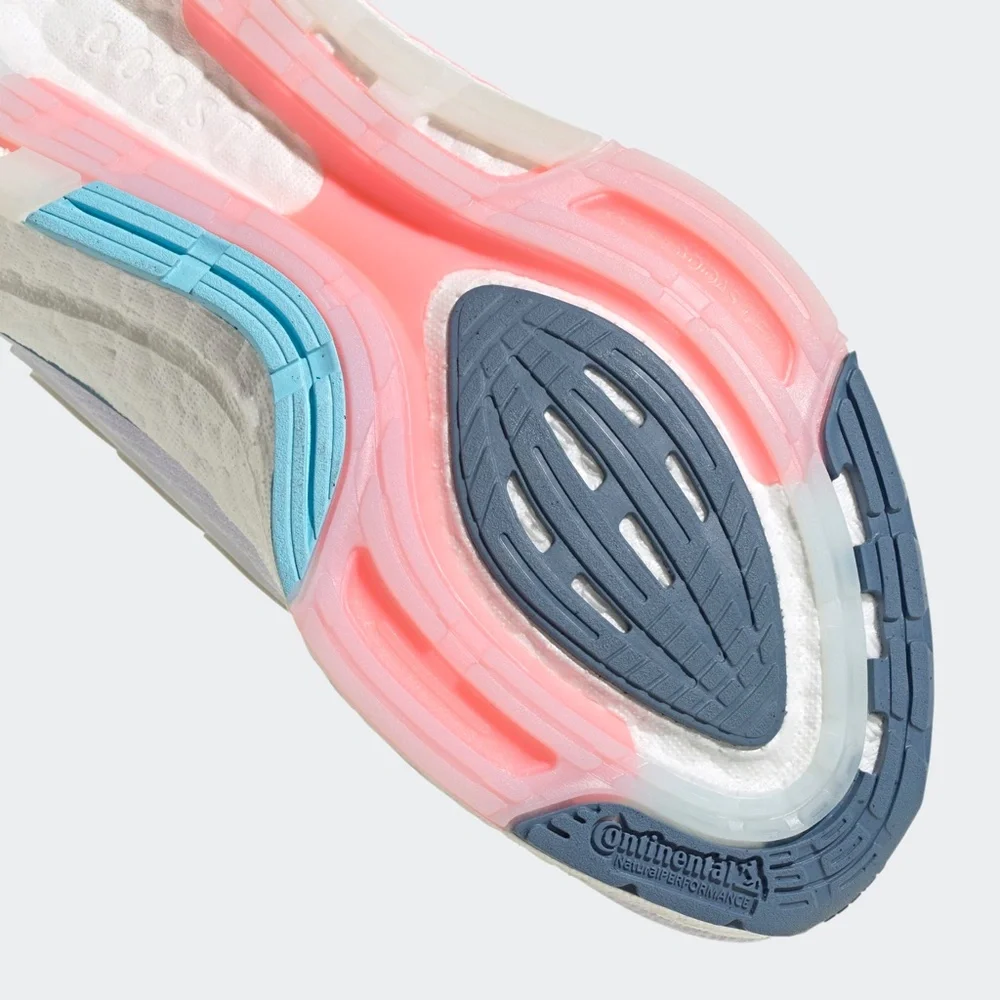 [NEW] Women's adidas UltraBoost 22 Shoes GX5929‎